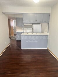 Building Photo - 3813 Briar Pl