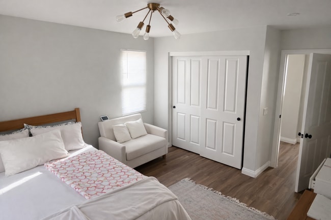 Building Photo - 8432 Weatherwood St