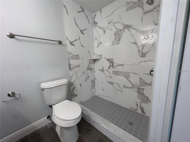 Building Photo - 2920 SE 50th Ct