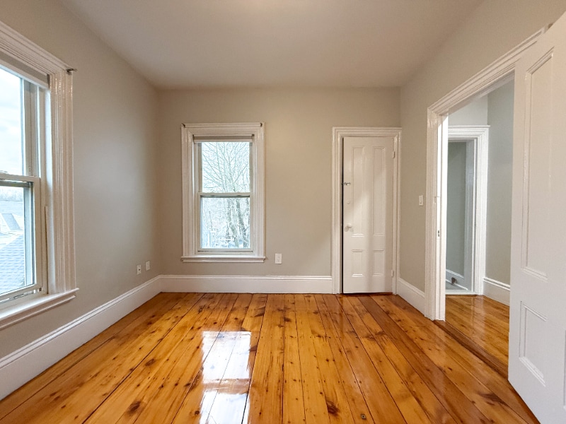 Building Photo - 173 Elm St