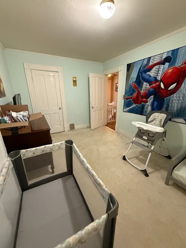 Building Photo - Four Bedroom House in La Crosse