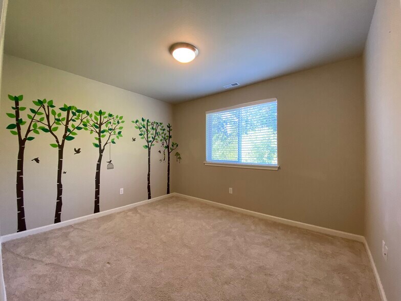 Building Photo - 2230 Hidden Creek Ct