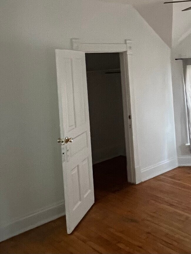 Large walking closet - 9025 Burlington Ave
