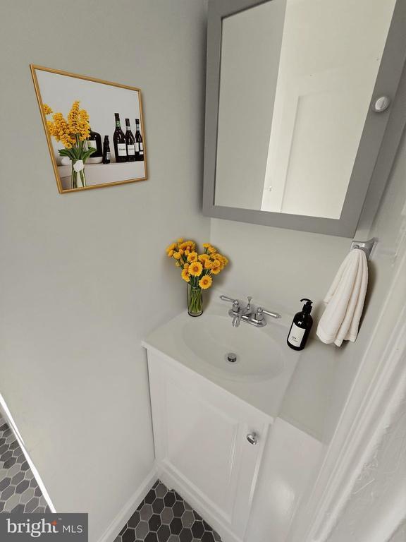 Building Photo - 7611 Eastern Ave NW