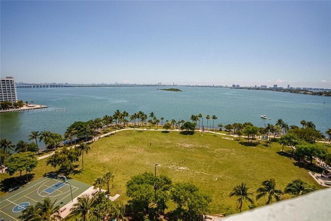 Building Photo - 1900 N Bayshore Dr