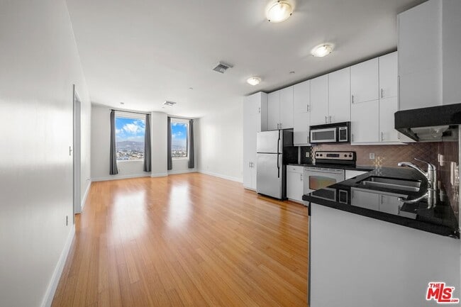 Building Photo - 3810 Wilshire Blvd