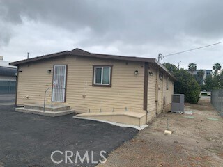Building Photo - 1564 S Mountain View Ave