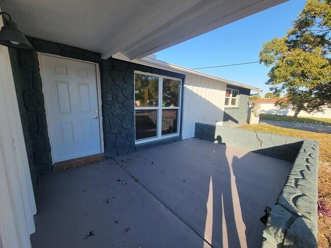 Building Photo - 6935 Alta Vista St