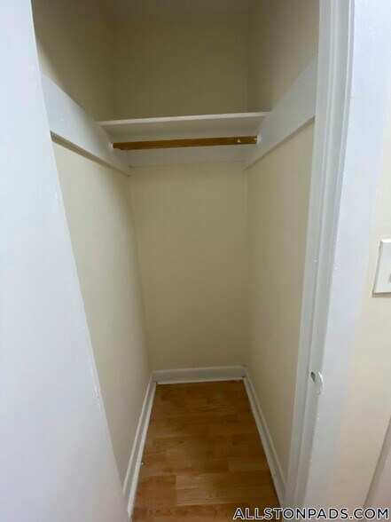 Building Photo - 84 Gardner St