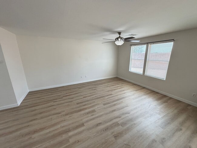 Building Photo - 1729 Ronzard Ave