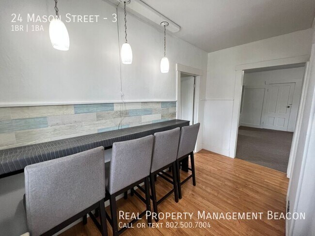 Building Photo - 24 Mason St