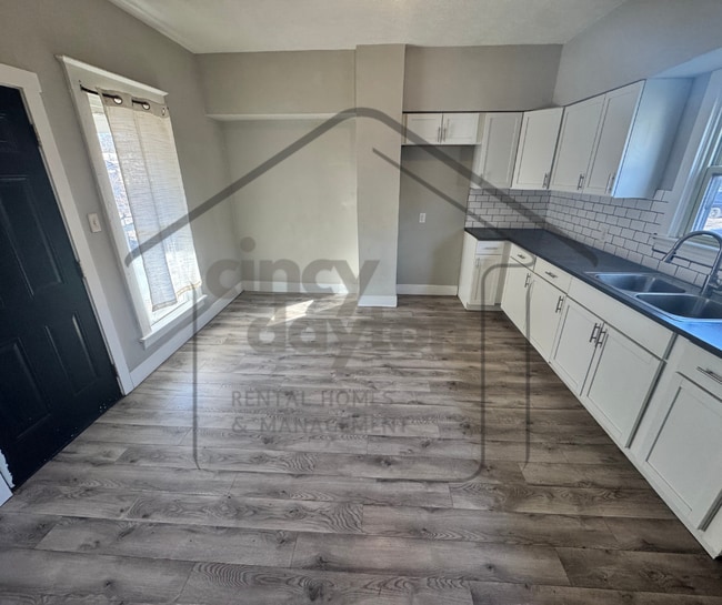 Building Photo - 314 Charles St