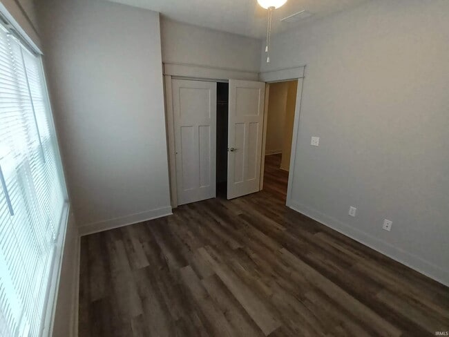 Building Photo - 1231 W Rangeview Cir