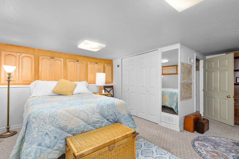 Building Photo - 1204 Avenue E