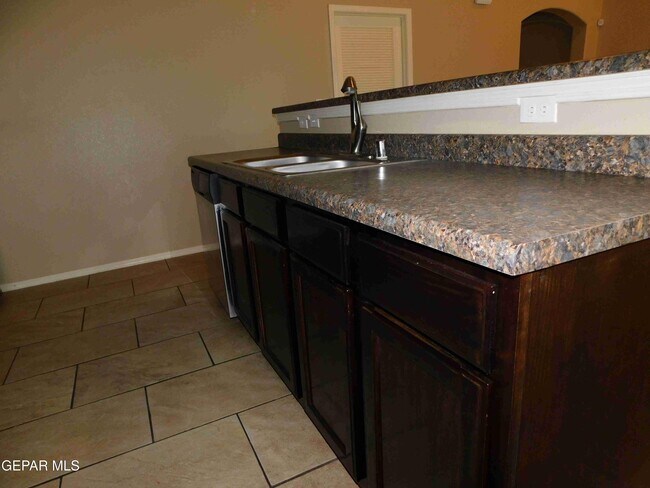 Building Photo - 14628 Rockbridge