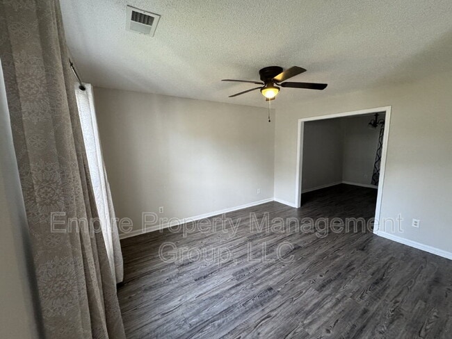 Building Photo - 66 Sand Oak Ct