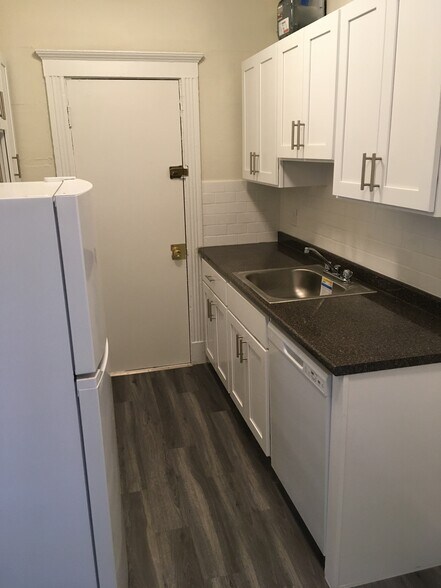 Building Photo - 1111 Boylston St