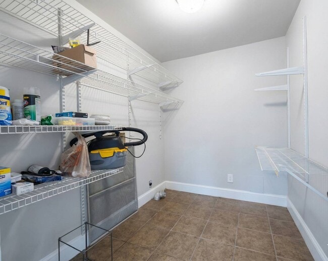 Building Photo - 402 Laurel St