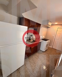 Building Photo - 3 Bedroom 1 bath house