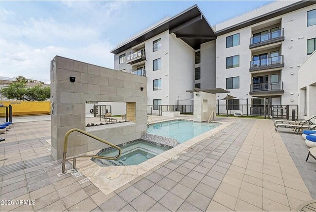 Building Photo - 7300 E Earll Dr