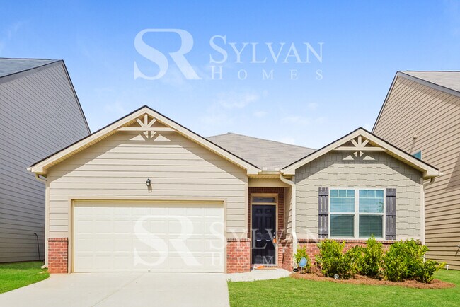 Building Photo - Don't miss out on this lovely 4BR 2BA home