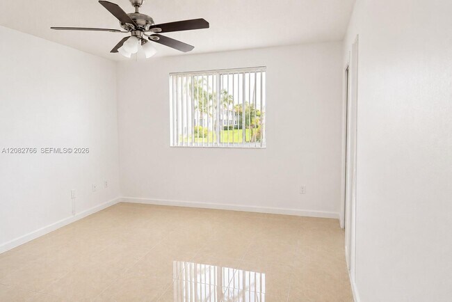 Building Photo - 2600 S University Dr