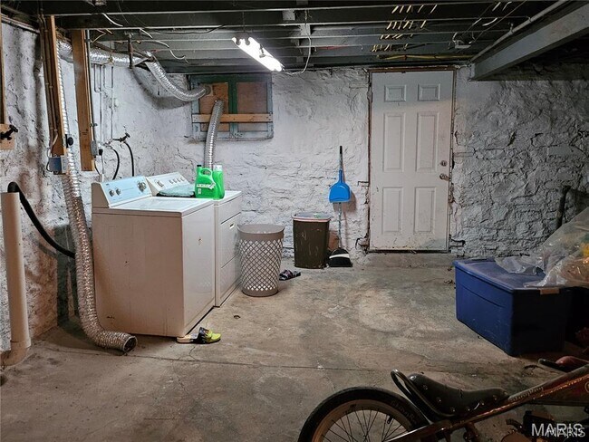 Building Photo - 3807 Potomac St