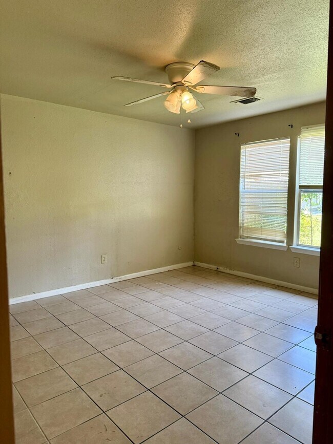 Building Photo - 12282 Wild Pine Dr