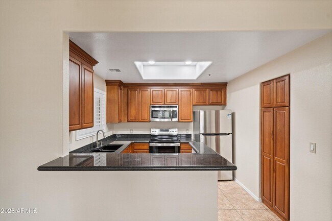 Building Photo - 11375 E Sahuaro Dr