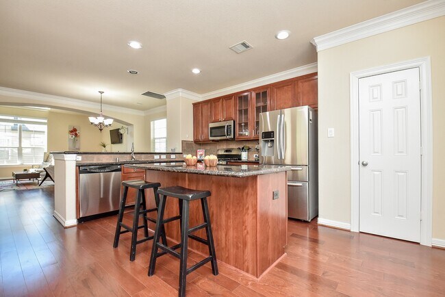 Building Photo - 3419 Clearview Villa Way