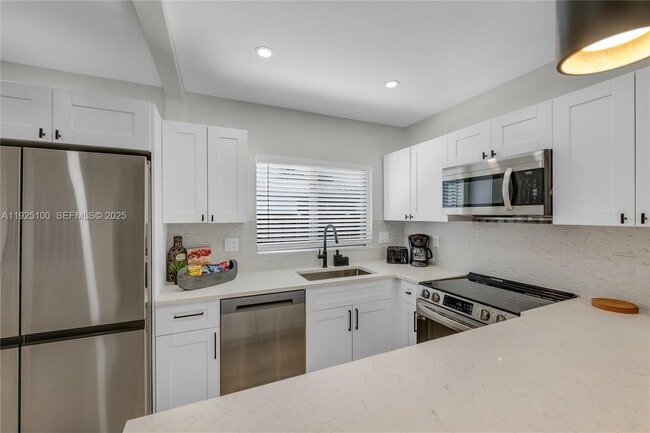 Building Photo - 1204 NE 7th St