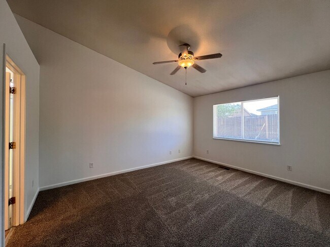 Building Photo - 3 bedroom Fernley home in Donner Trails, F...