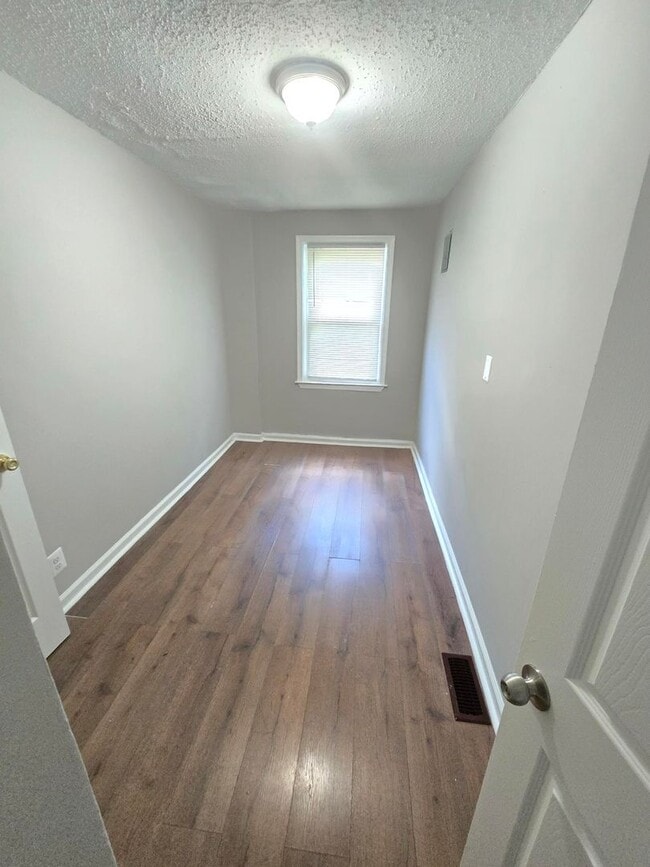 Building Photo - Charming Home in East Baltimore