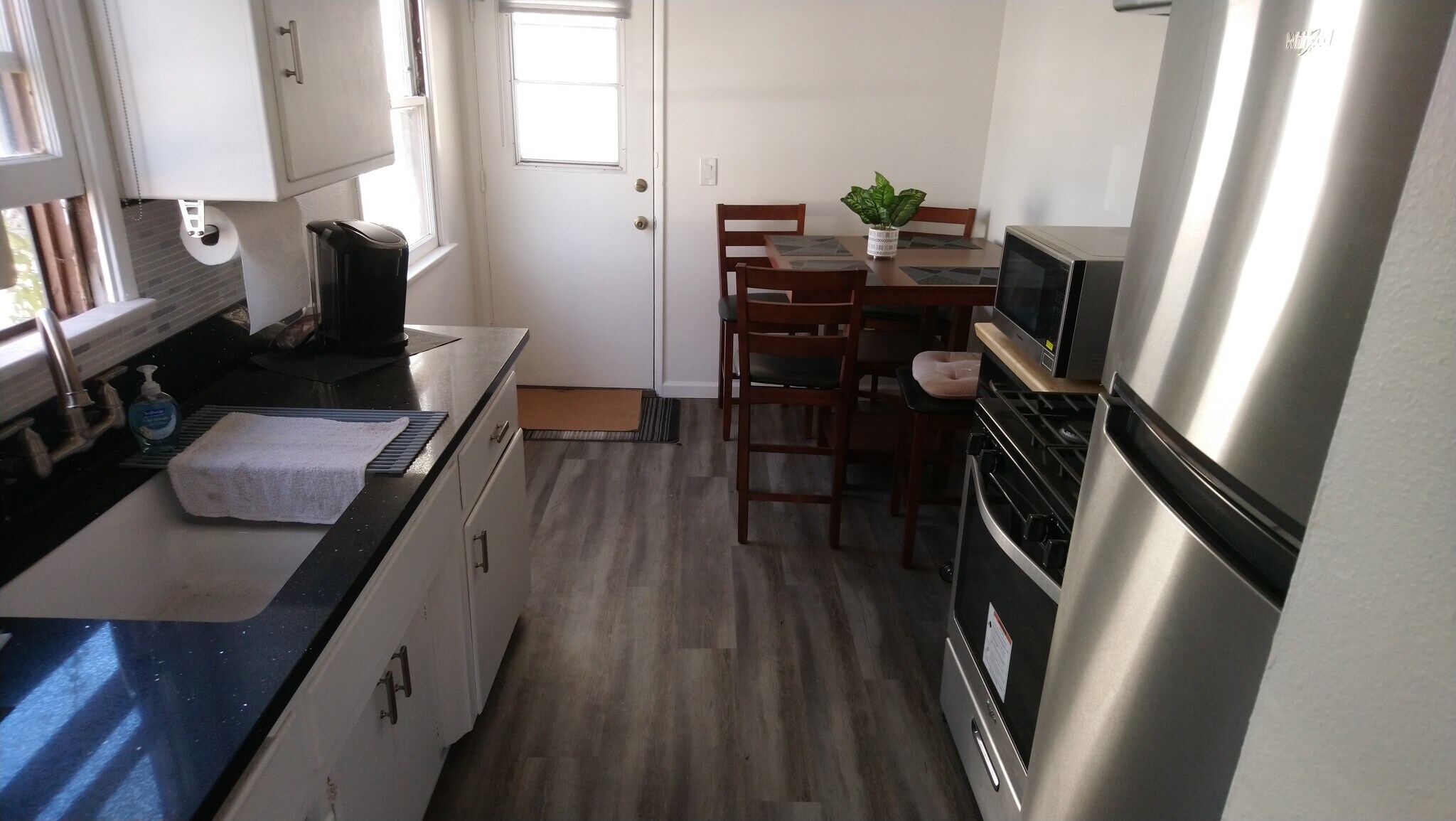 KITCHEN - 738 Hill St