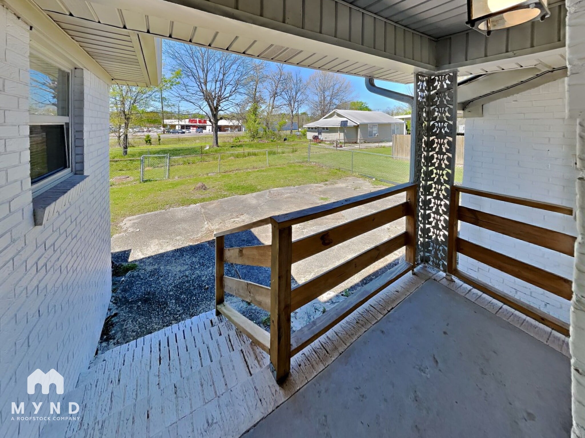 Building Photo - 616 Lewis Ave