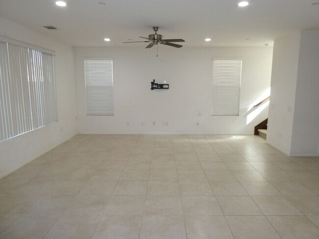Building Photo - 3 Bedroom Ivy Lane Community Home in Moorp...