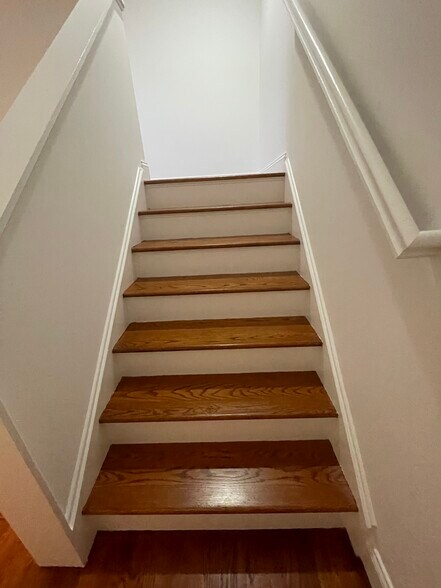 Building Photo - 41 Chobot Ln