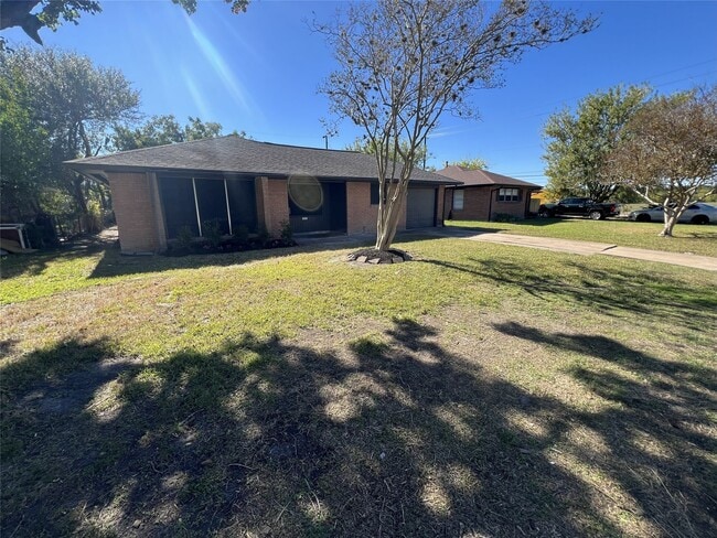 Building Photo - 717 Grantham Rd