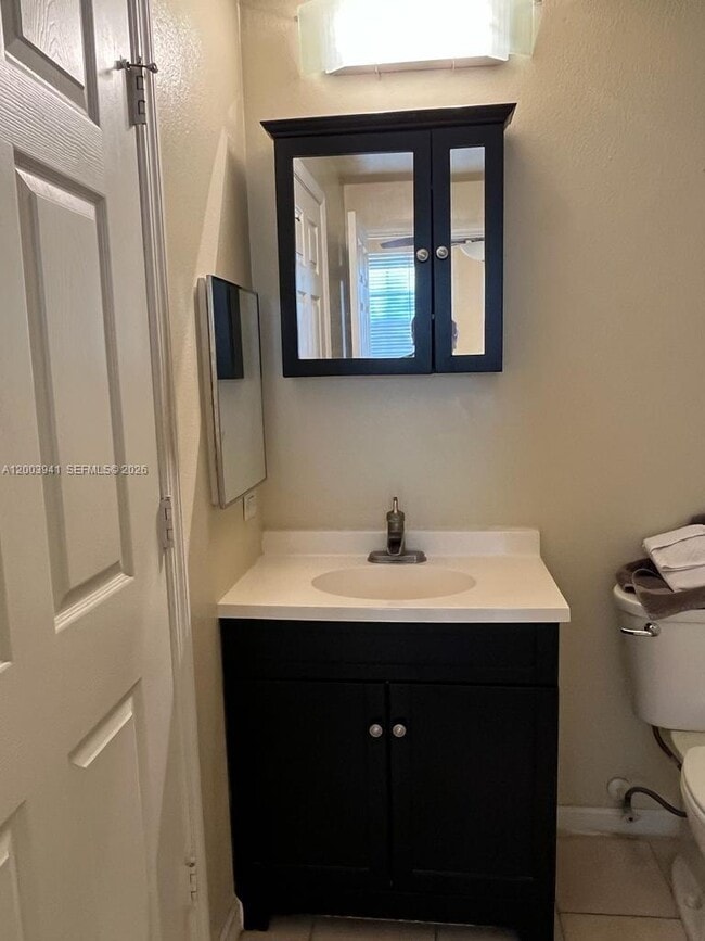 Building Photo - 533 NE 3rd Ave