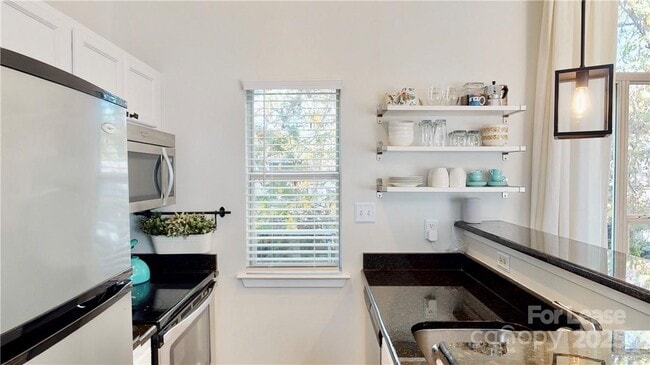 Building Photo - 2058 Atherton Heights Ln