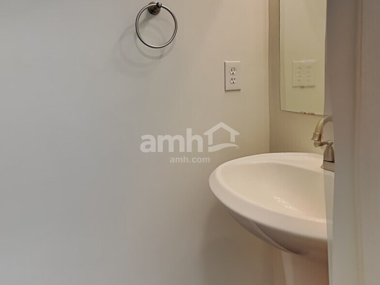 Building Photo - 363 Gatewood Ct