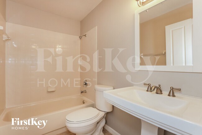 Building Photo - 2202 Cattleman Dr