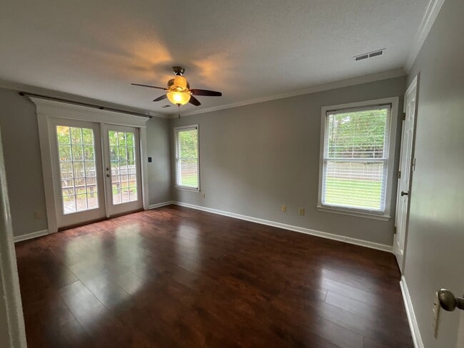 Building Photo - Poplar Grove! Northwest Schools - Updated ...