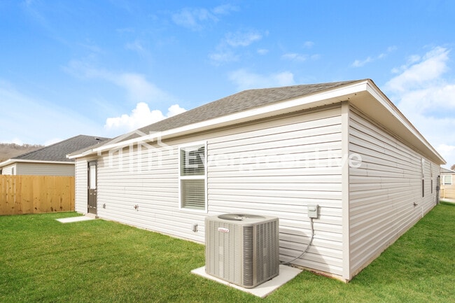 Building Photo - 2575 E Meramec St