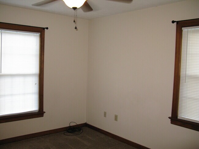 Building Photo - 7163 Plum Grove Ct