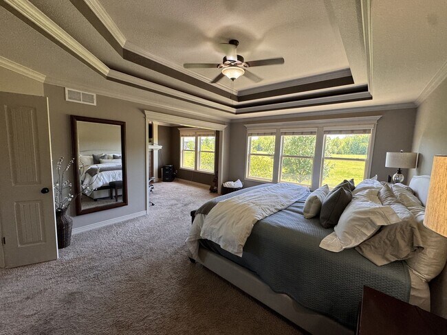 Building Photo - 5BR/5BA | Single Family Home | 3-Car Garage Parking | Fenced backyard