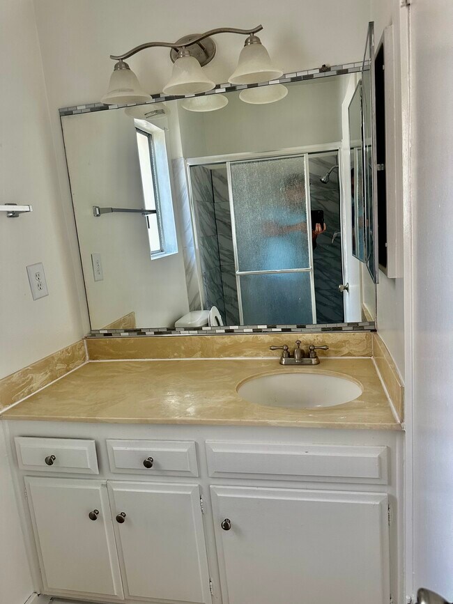 Building Photo - 4325 Dixie Canyon Ave