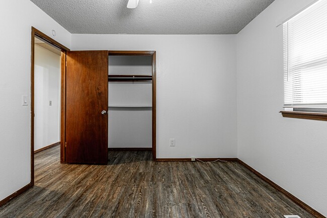 Building Photo - 3 Bed 2 Bath in OKC!