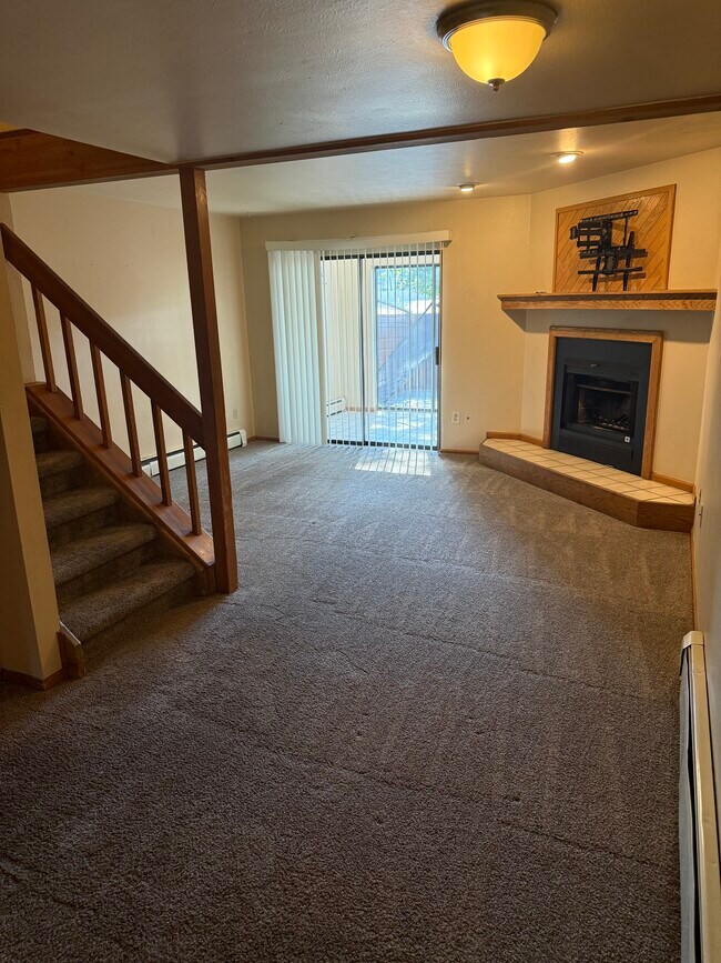 Building Photo - 3131 Bell Dr