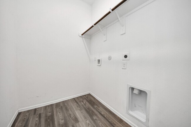 Building Photo - 7319 Bridal Ranch Dr